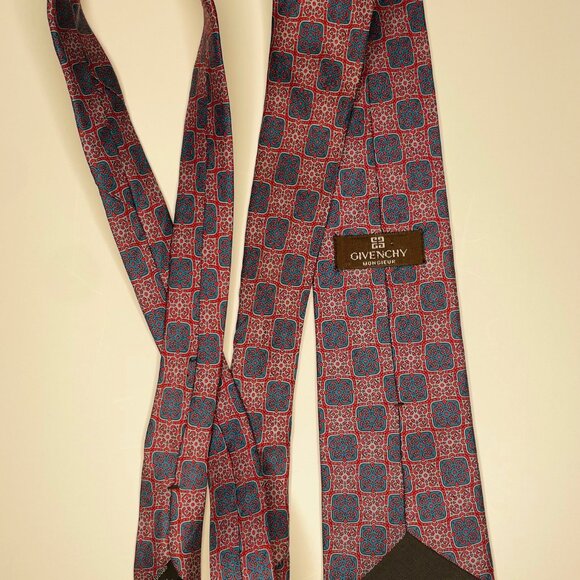 Striking Silk Red and Blue Givenchy Necktie - Picture 3 of 9